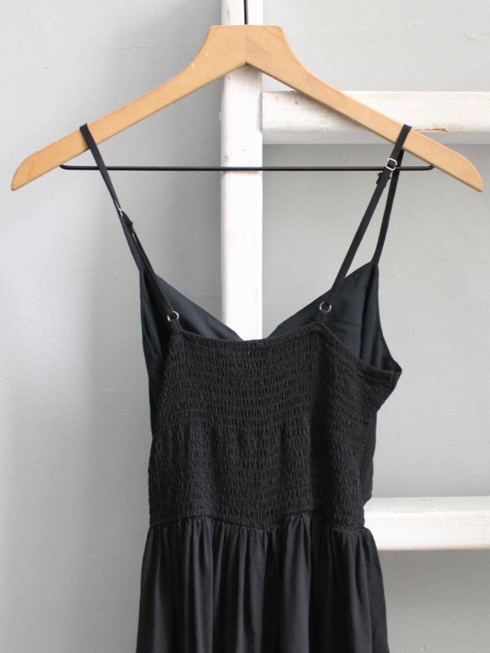 Hollister Black Front Cut-Out Ruched Bodice Sleeveless Shorts Romper Size Small - Picture 6 of 6